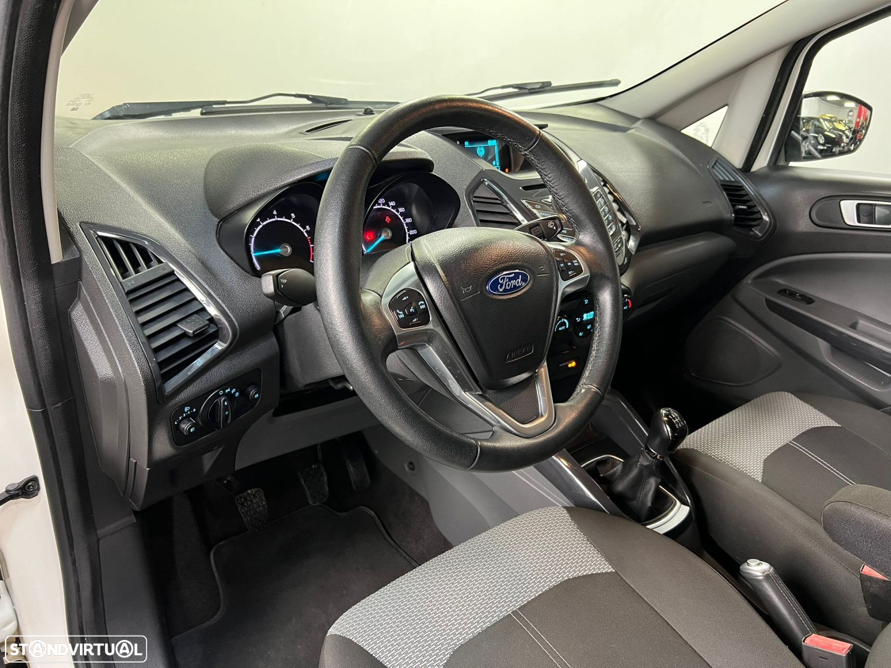 Ford EcoSport 1.0 EcoBoost Titanium - 4