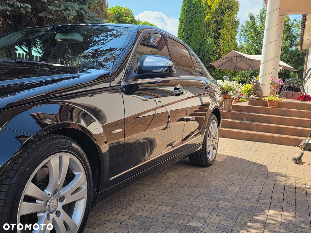 Mercedes-Benz Klasa C 320 CDI 7G-TRONIC Avantgarde - 21