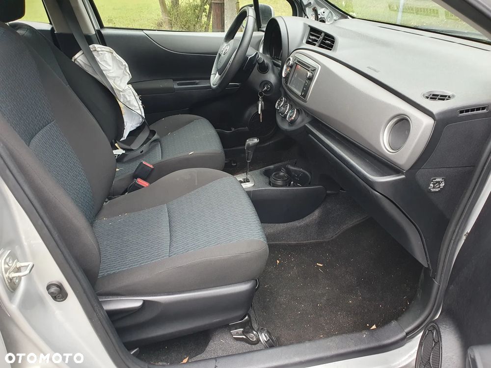 Toyota Yaris - 16