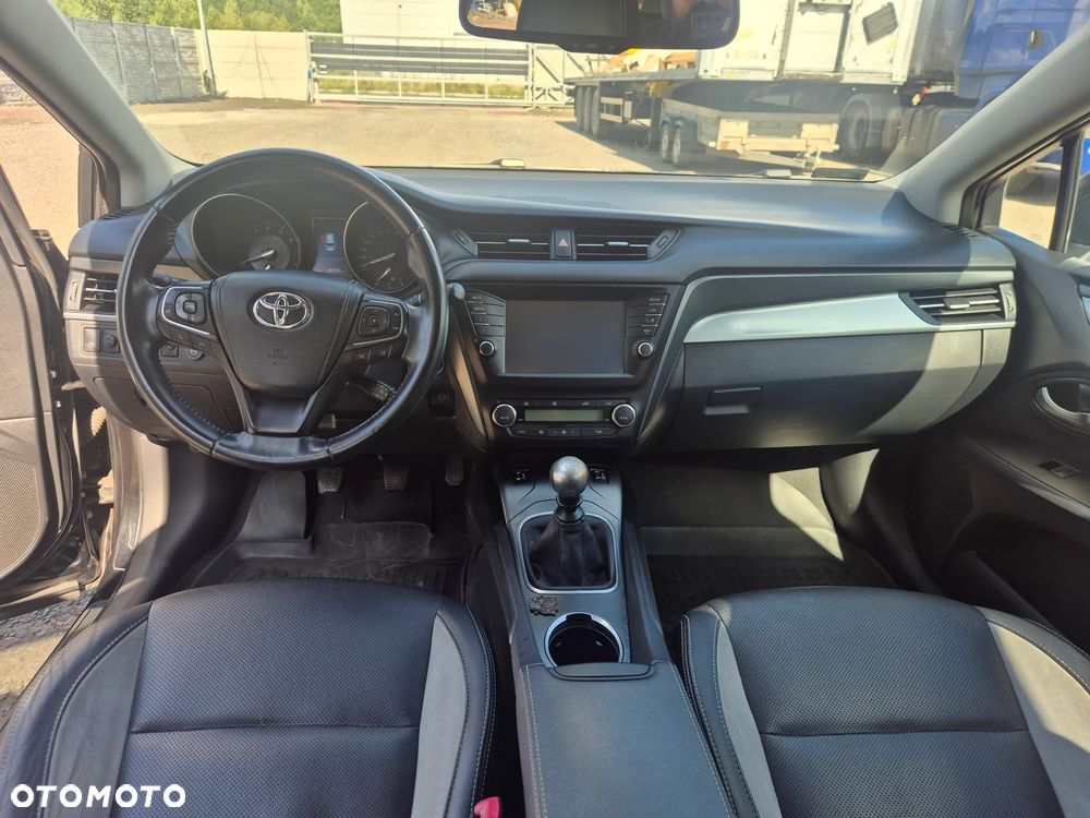 Toyota Avensis 1.8 Prestige - 9