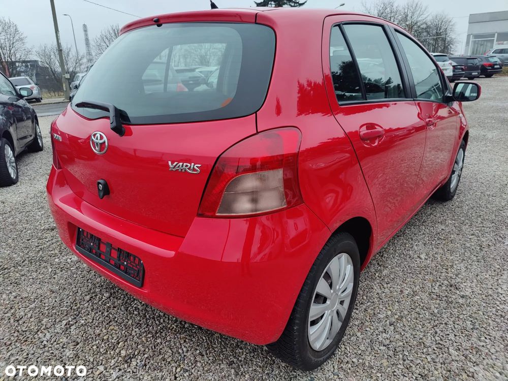 Toyota Yaris - 4