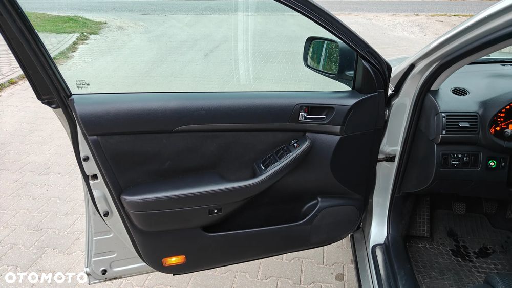 Toyota Avensis 1.8 VVT-i Luna - 14