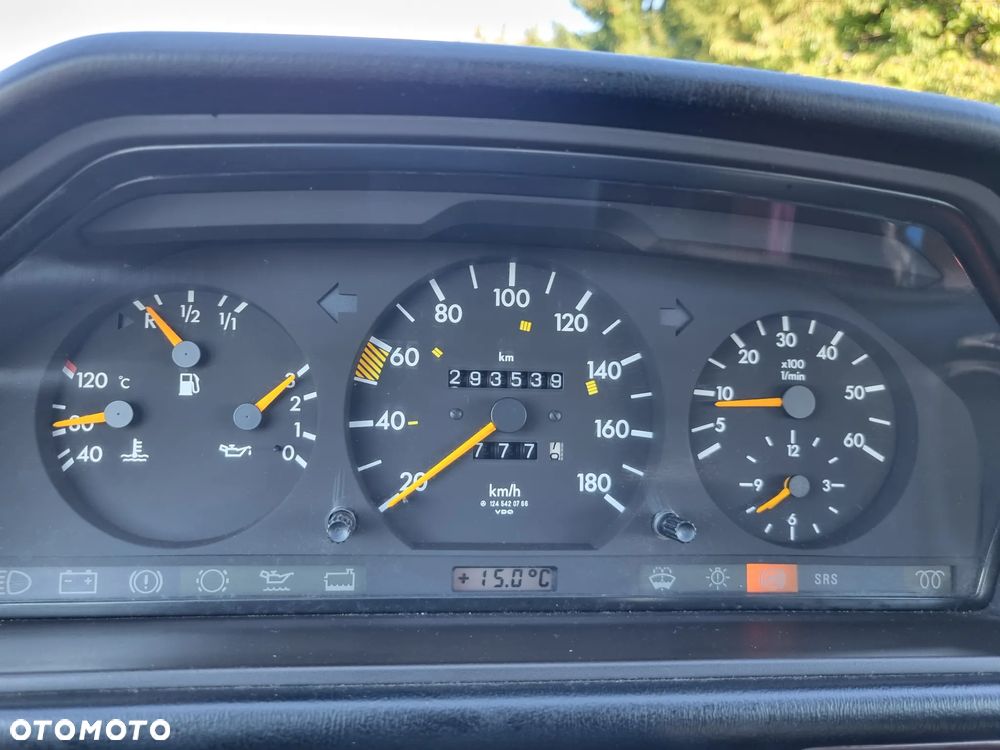 Mercedes-Benz Klasa E 200 D - 17