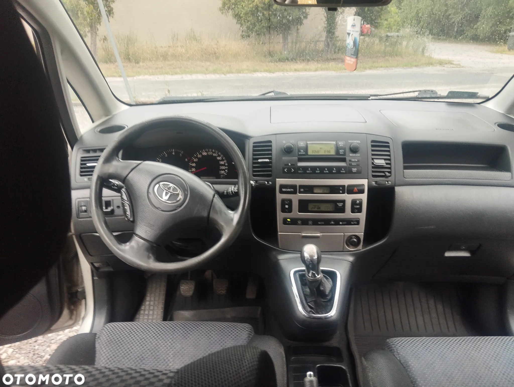 Toyota Corolla Verso - 11