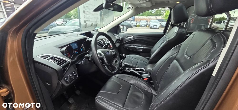 Ford Kuga 2.0 TDCi 2x4 Titanium - 29