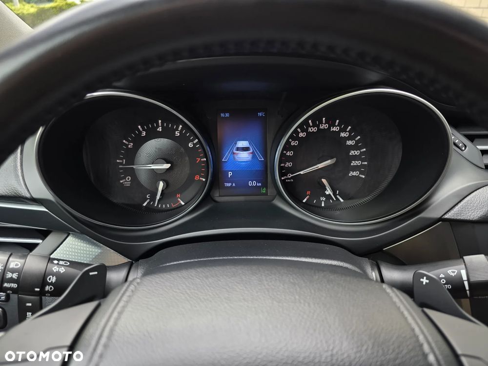 Toyota Avensis - 32