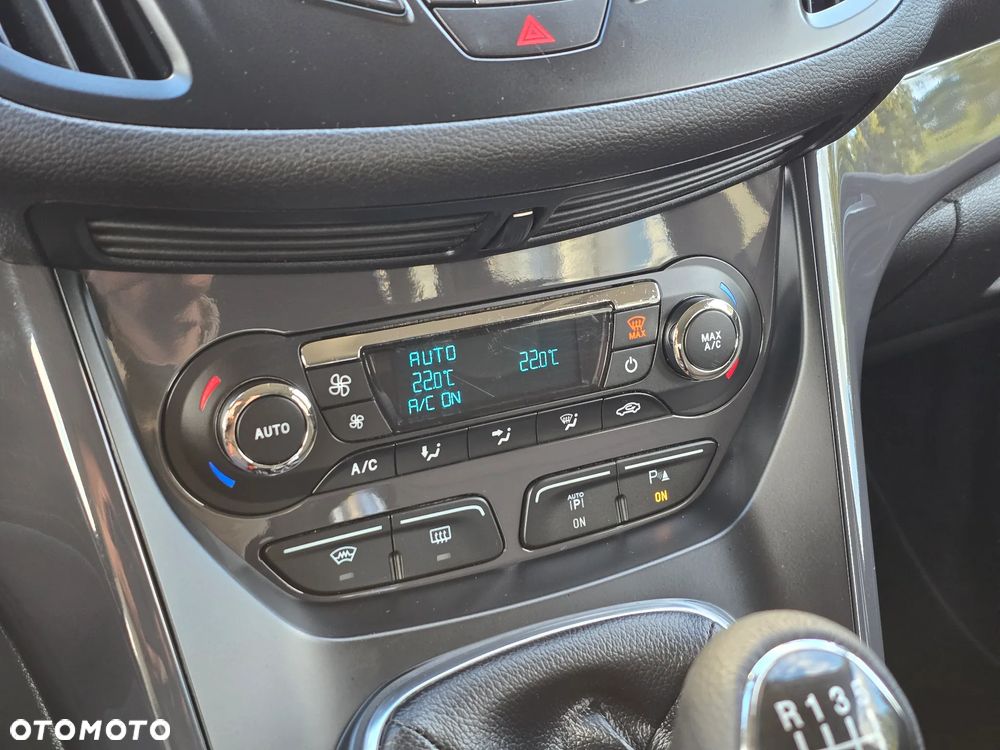 Ford Kuga 2.0 TDCi 2x4 Titanium - 11