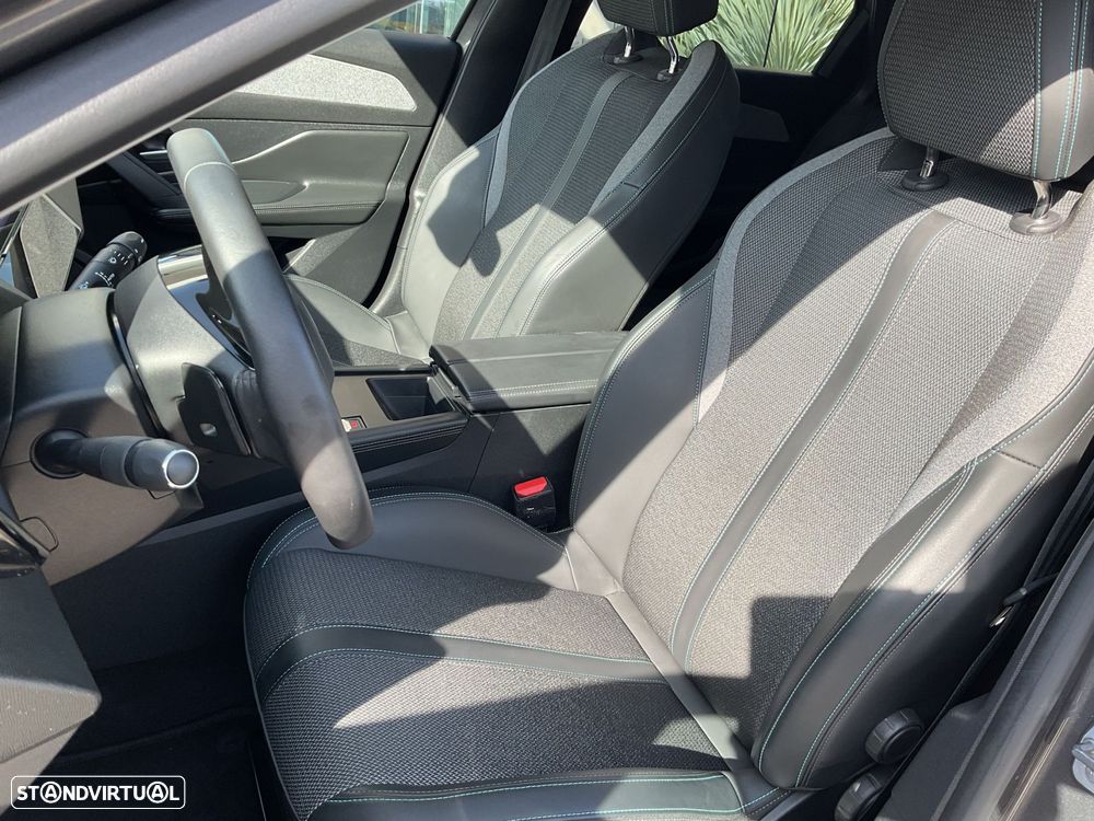 Peugeot 308 1.6 Hybrid Allure Pack e-EAT8 - 29