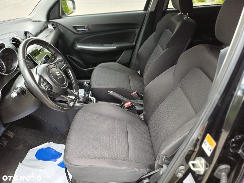 Suzuki Swift 1.2 Premium Plus - 17