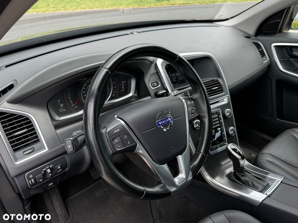 Volvo XC 60 D4 Geartronic Momentum - 24