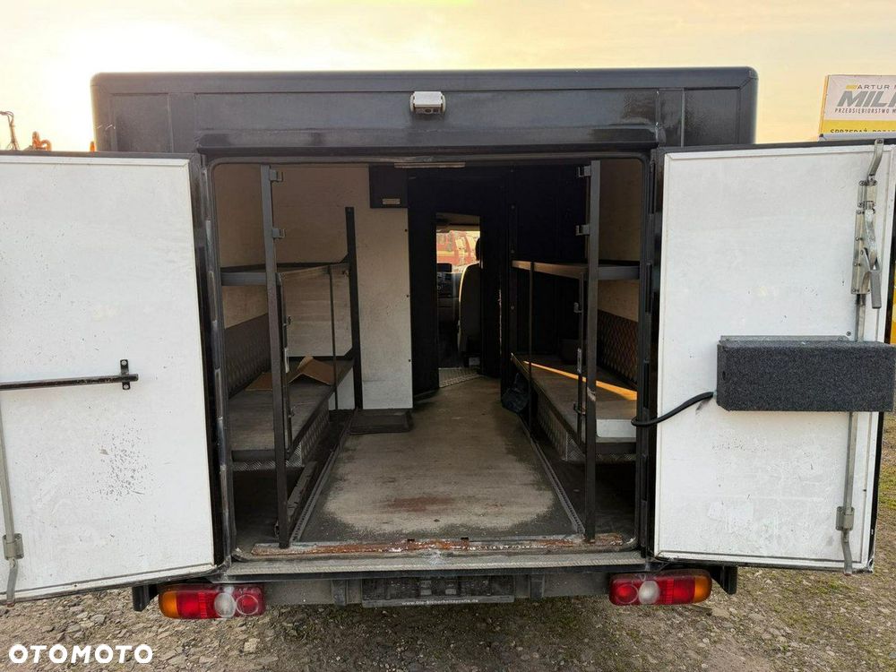 Volkswagen Transporter - 13
