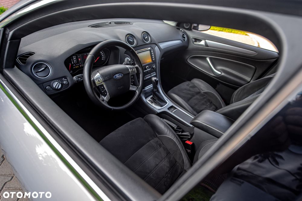 Ford Mondeo 2.0 SCTi Ghia - 20