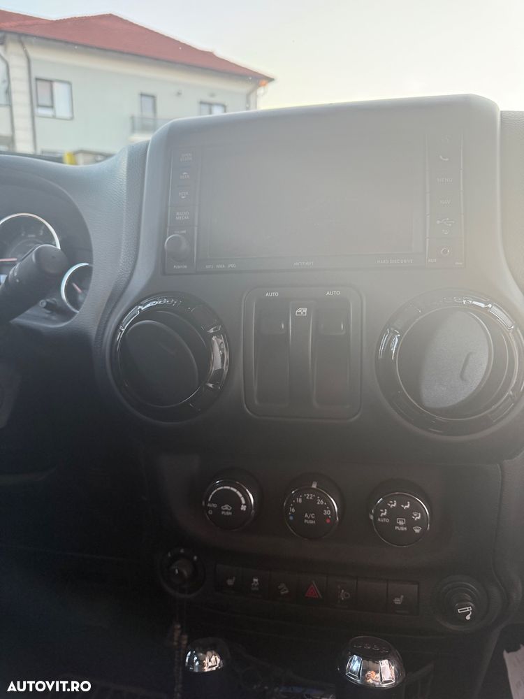 Jeep Wrangler Hard-Top 2.8 CRD DPF Automatik Rubicon - 12