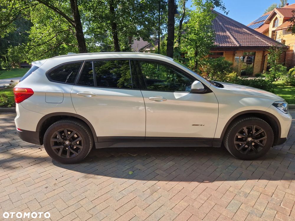 BMW X1 sDrive16d - 16