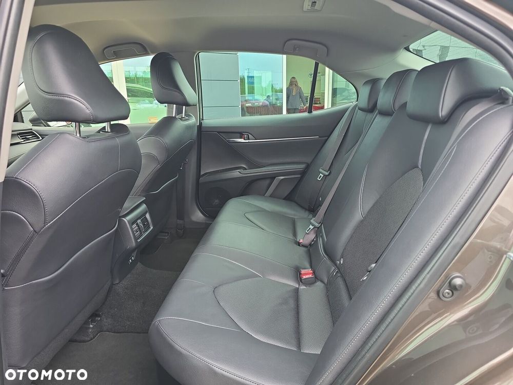 Toyota Camry 2.5 Hybrid Executive CVT - 13