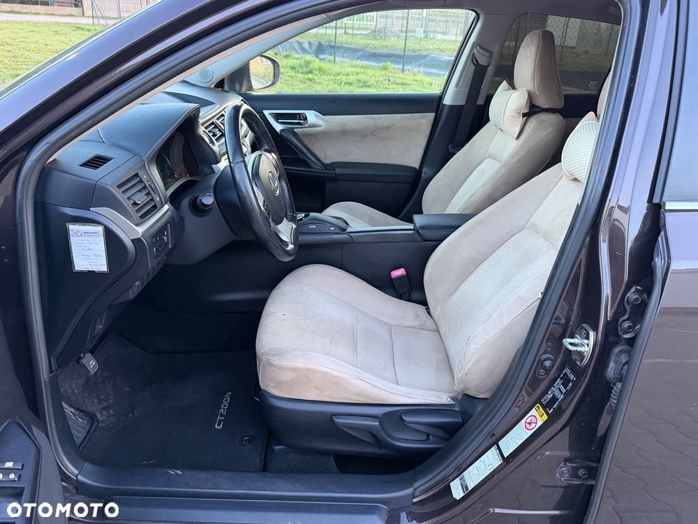 Lexus CT 200h Prestige - 9