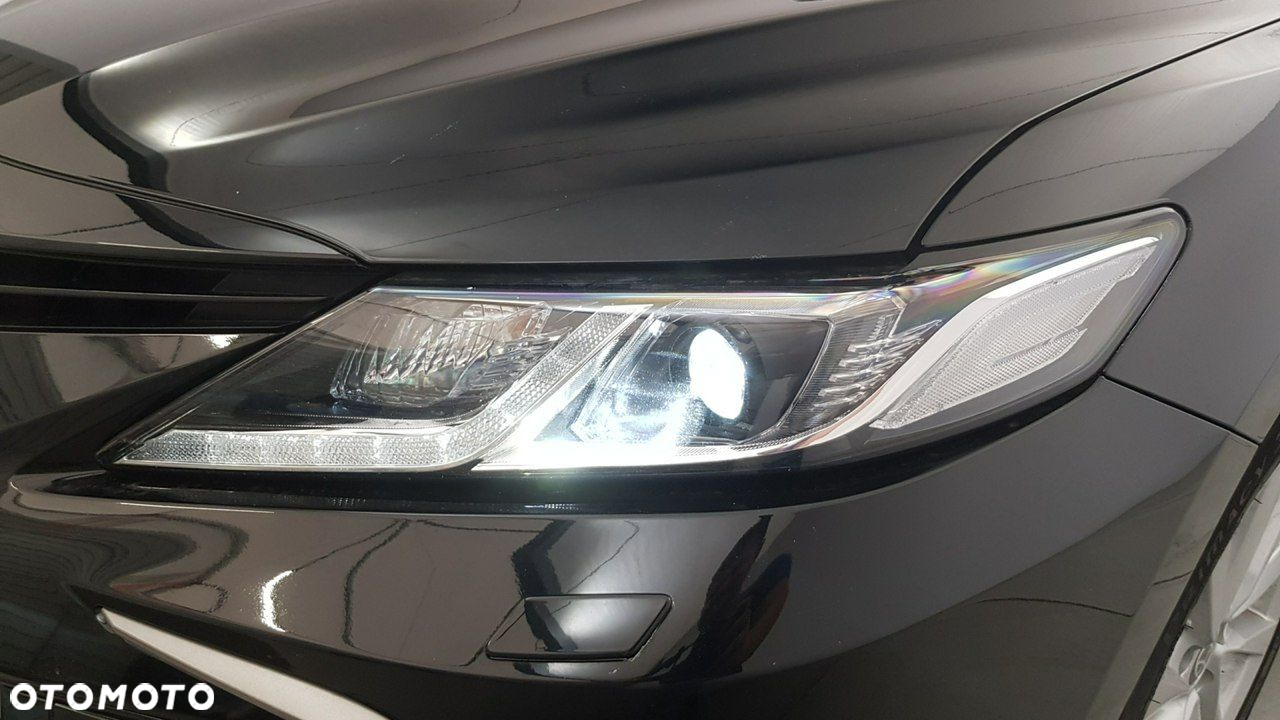 Toyota Camry - 14