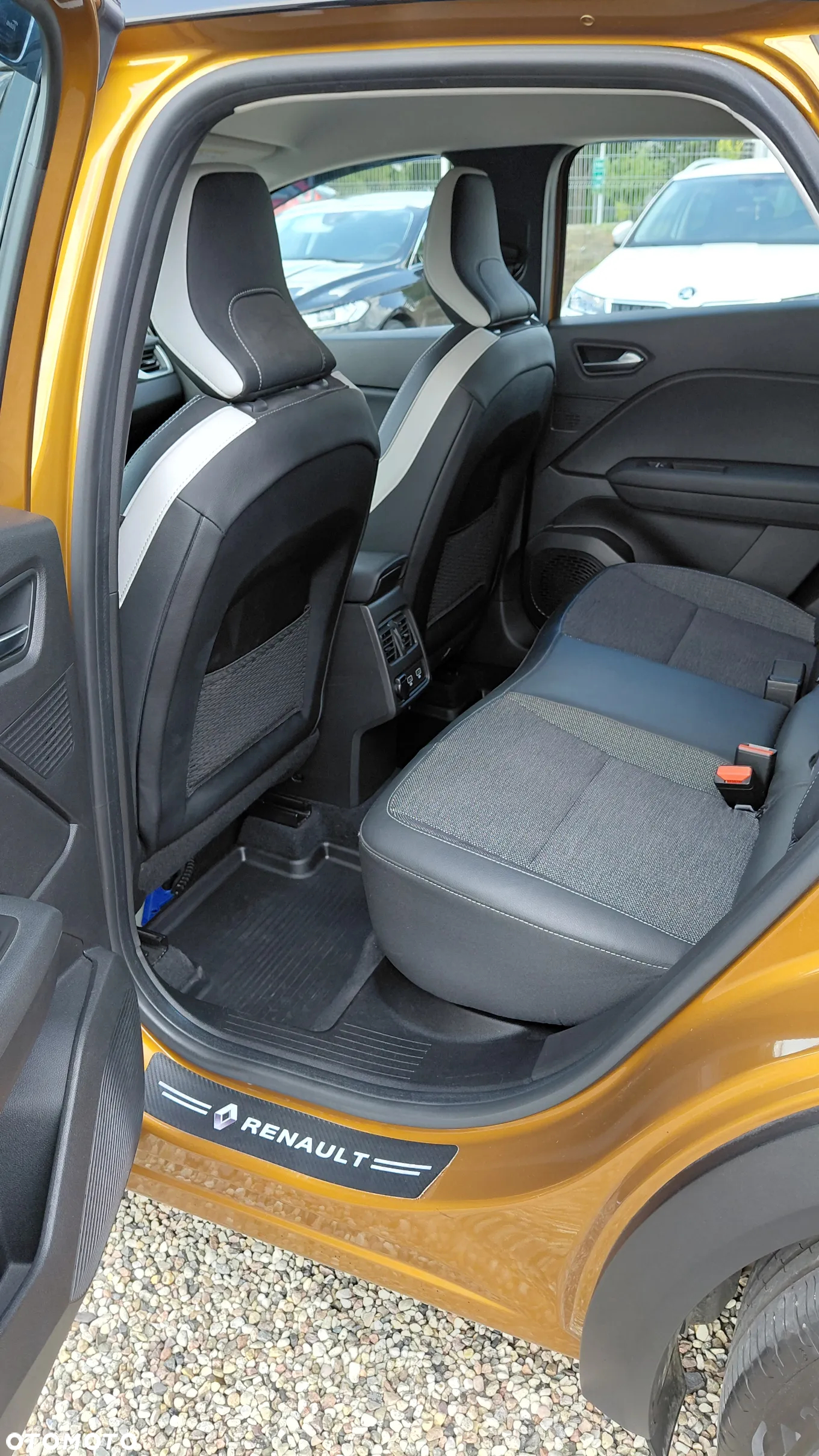 Renault Captur 1.0 TCe Techno - 10