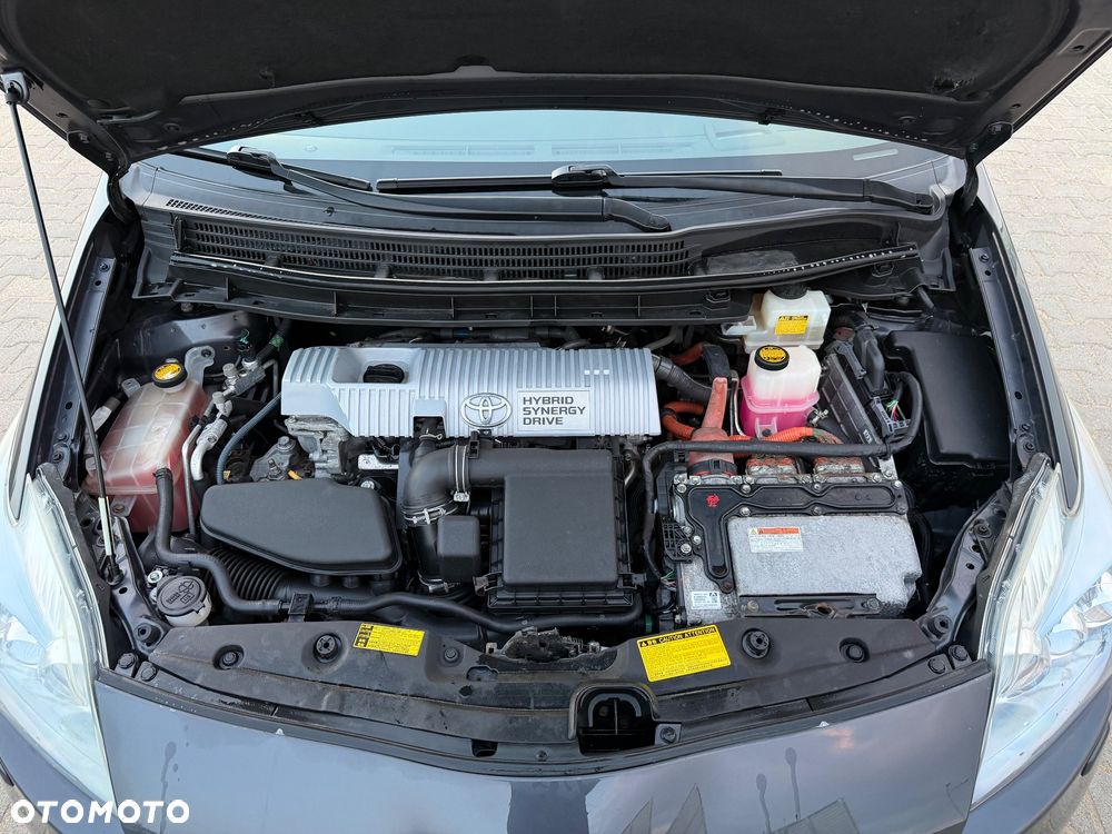 Toyota Prius 1.8 HSD Prestige - 32