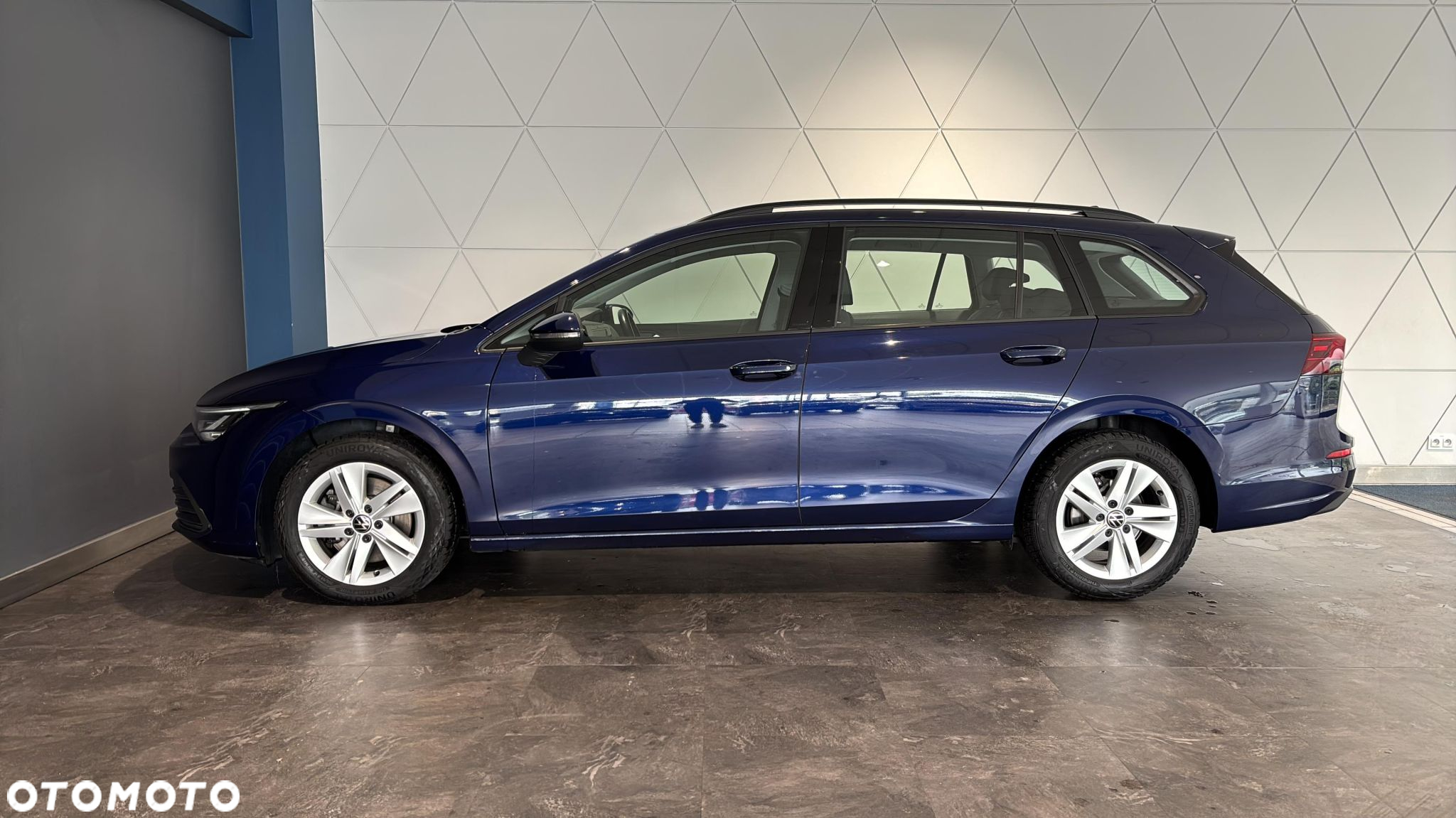 Volkswagen Golf VIII 2.0 TDI Life DSG - 2