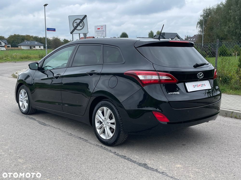 Hyundai i30 Kombi 1.6 CRDI Style - 38