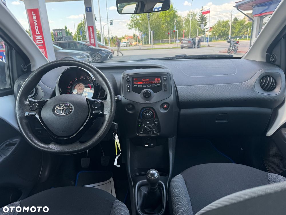 Toyota Aygo x - 10