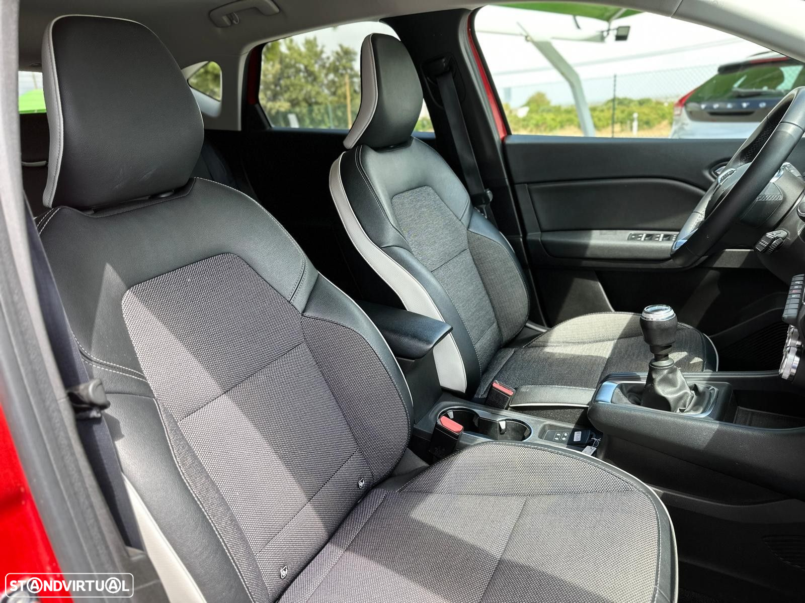 Renault Captur 1.0 TCe Equilibre - 11