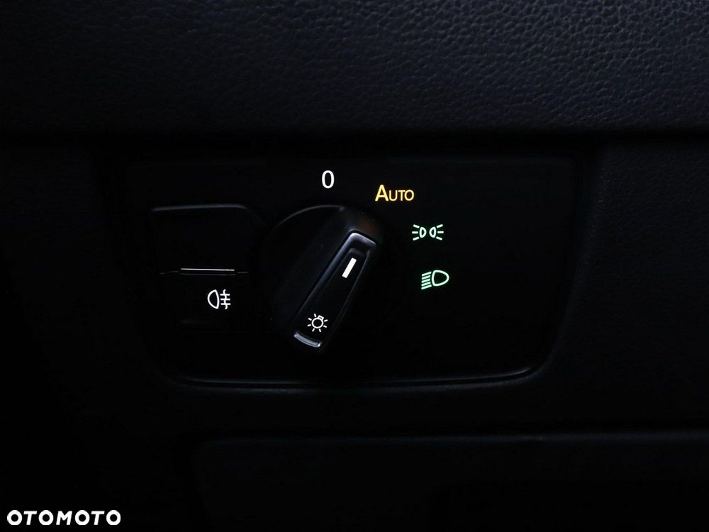 Volkswagen Passat - 35