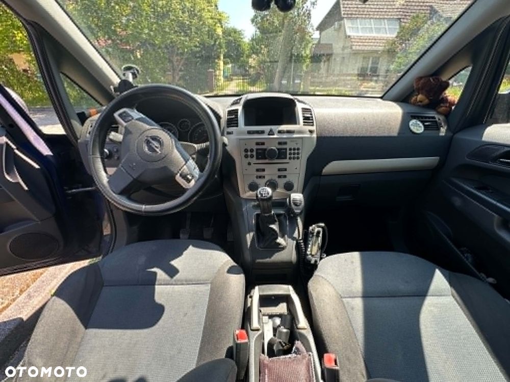 Opel Zafira 1.9 CDTI 111 - 12