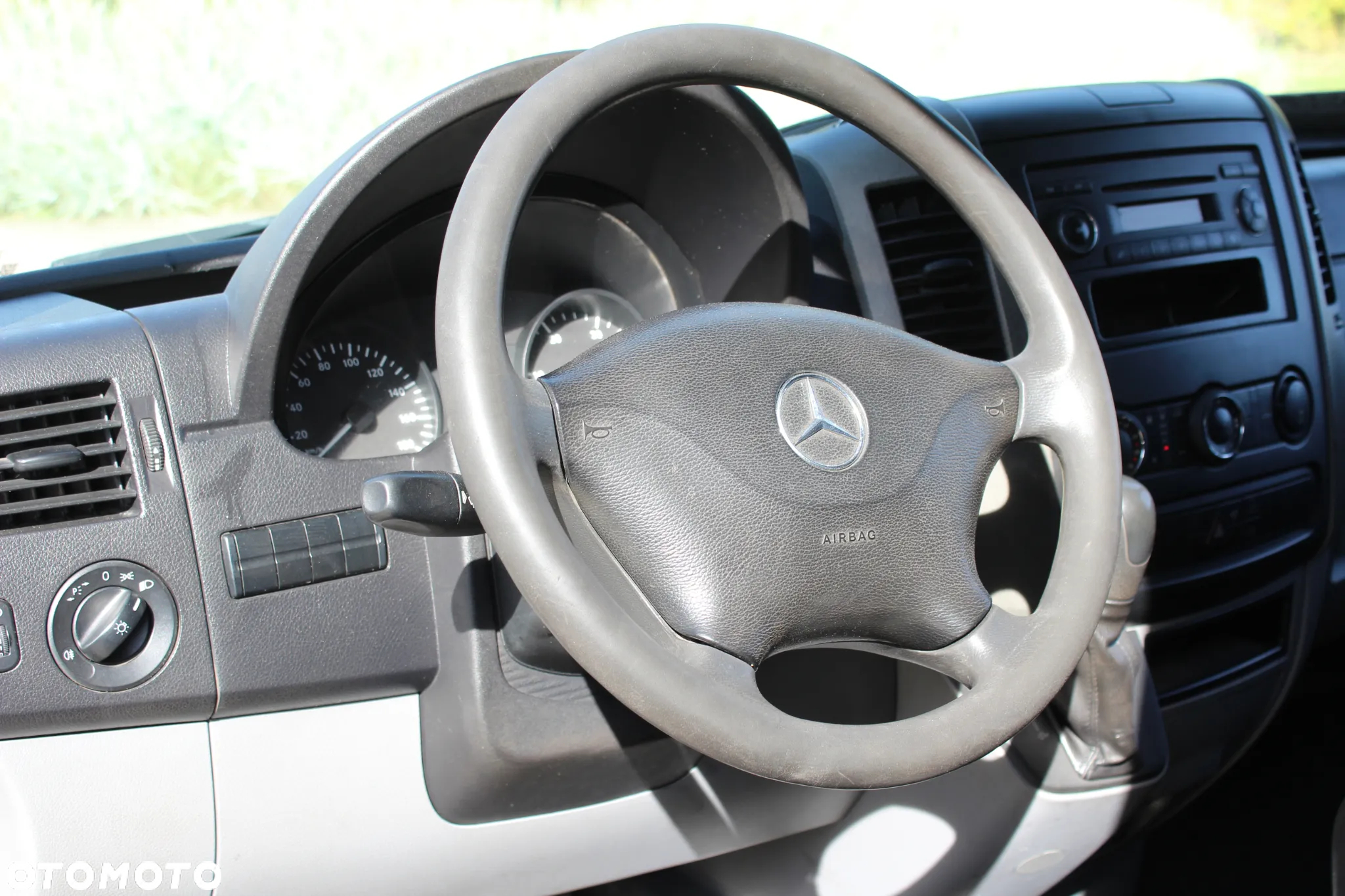 Mercedes-Benz Sprinter - 14