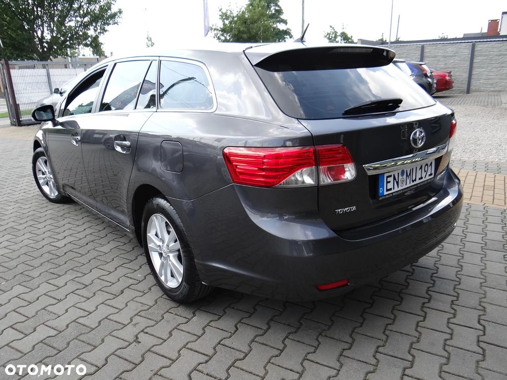 Toyota Avensis Touring Sports 1.8 Executive - 4