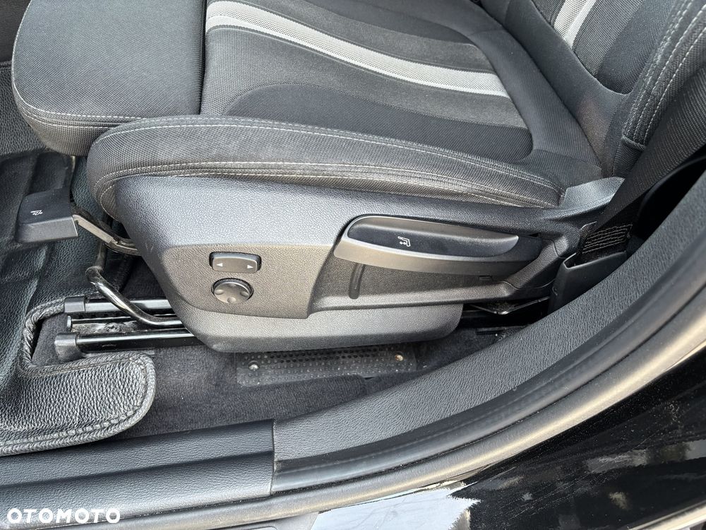 BMW X1 sDrive18d Sport Line - 15