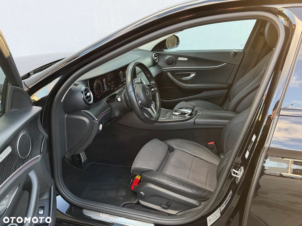 Mercedes-Benz Klasa E 220 d 4-Matic 9G-TRONIC - 8