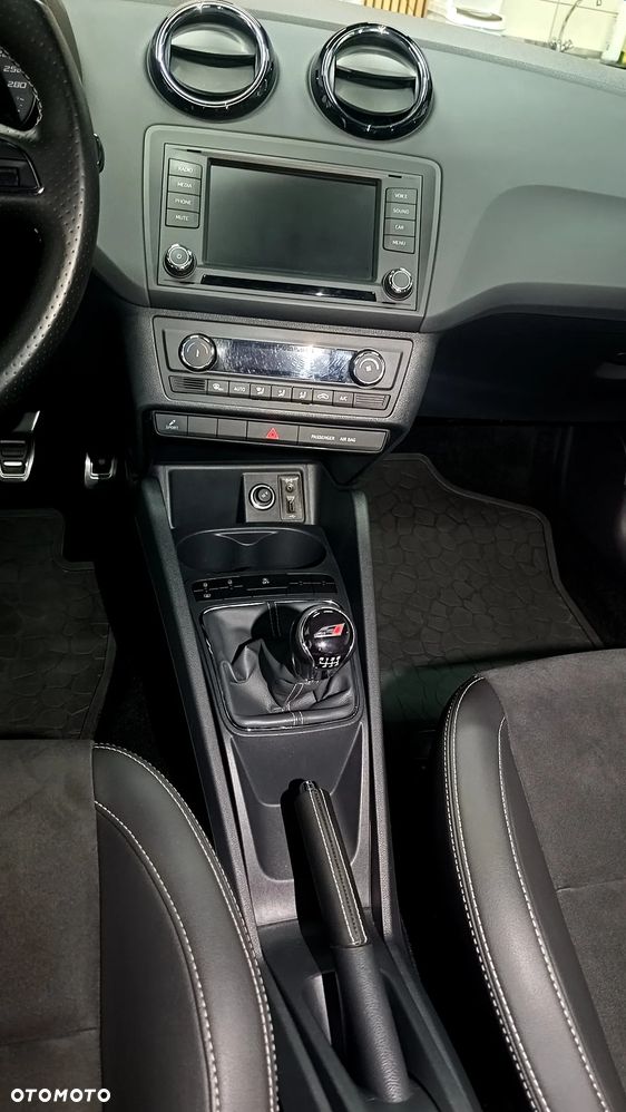 Seat Ibiza SC 1.8 TSI S&S Cupra - 12