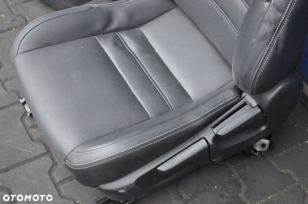 LEXUS IS III PRZEKŁADKA WNĘTRZA FOTELE SKÓRA - 13