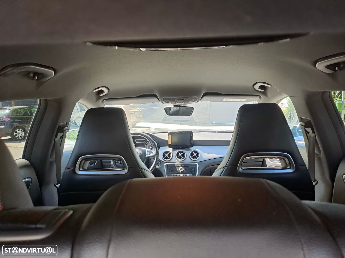 Mercedes-Benz CLA 180 d Shooting Brake AMG Line - 19