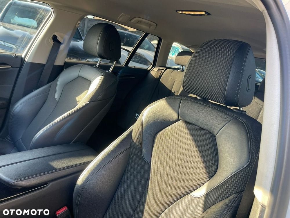 BMW Seria 5 520d xDrive Sport Line - 13