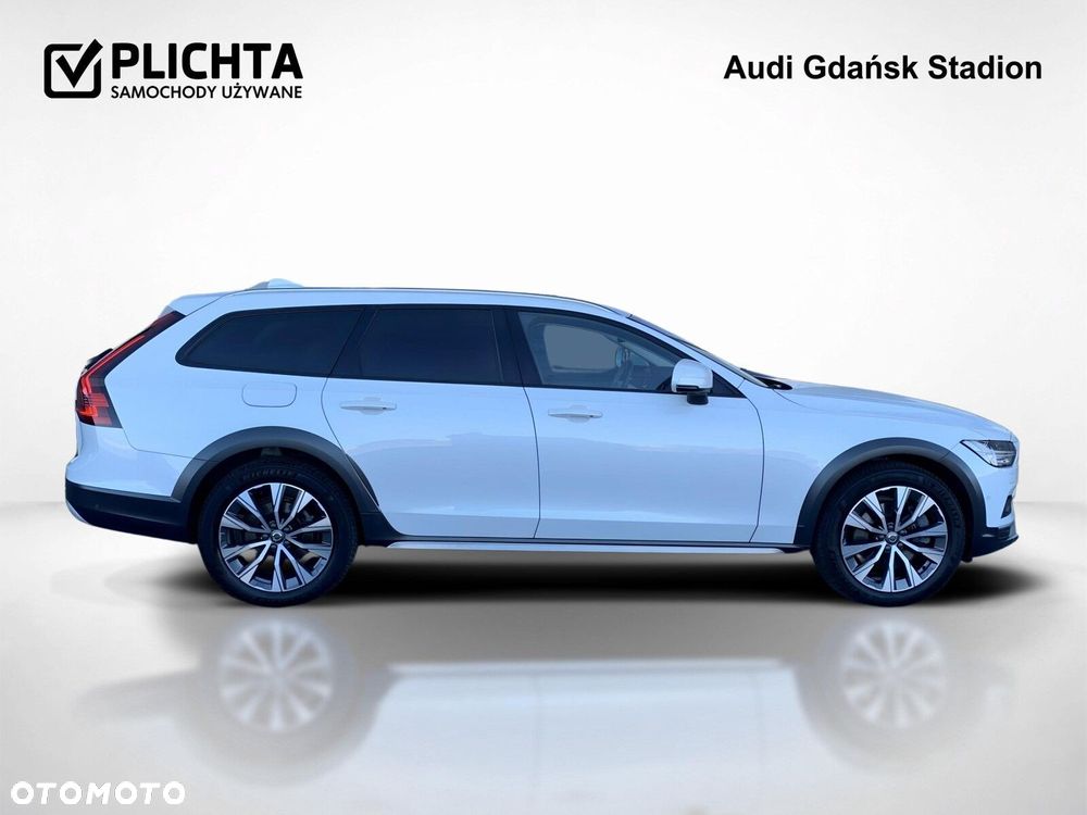 Volvo V90 Cross Country - 7