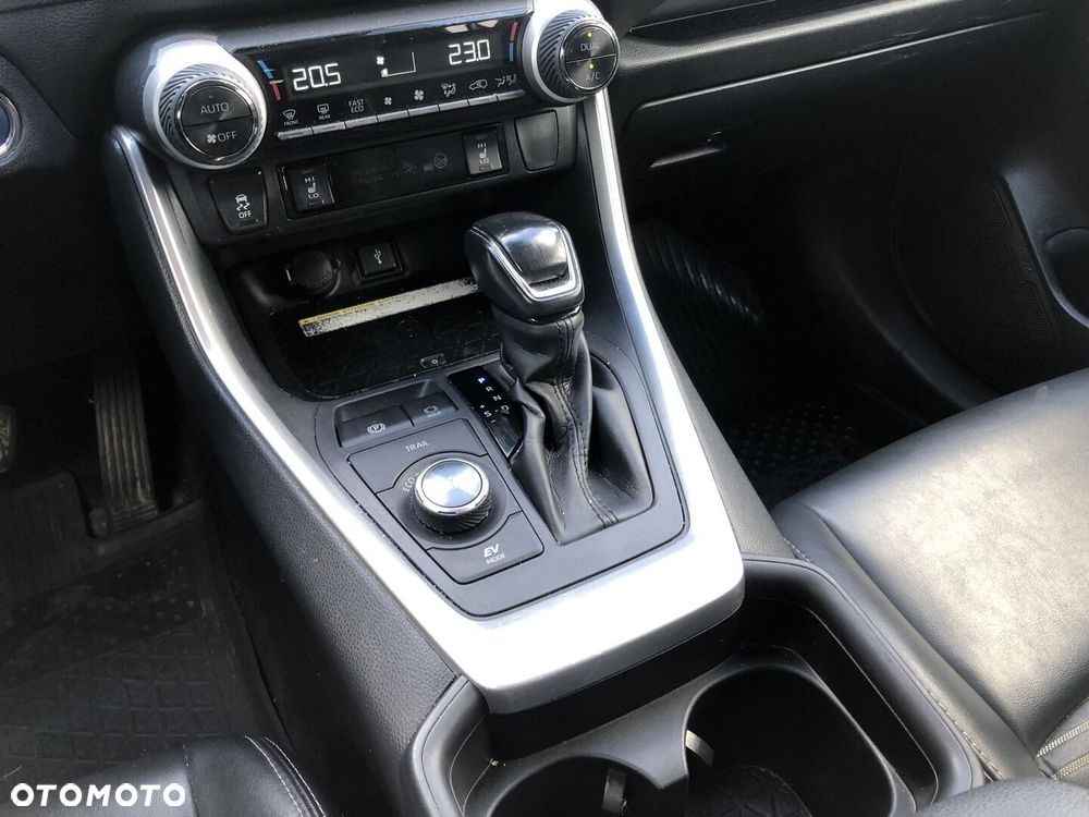 Toyota RAV4 - 16