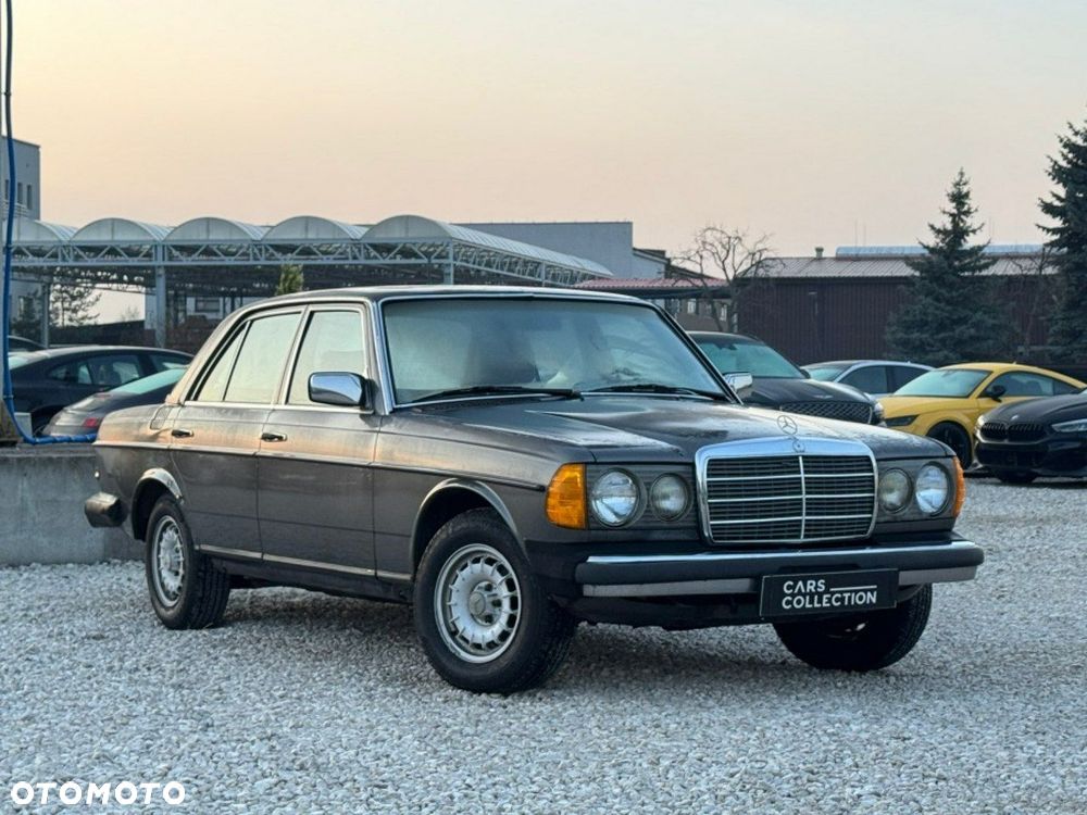 Mercedes-Benz W123 - 1