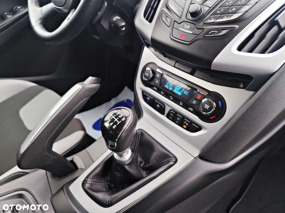 Ford Focus 1.6 TDCi DPF Champions Edition - 31