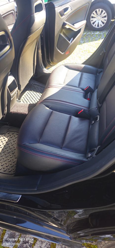 Mercedes-Benz CLA 180 - 9