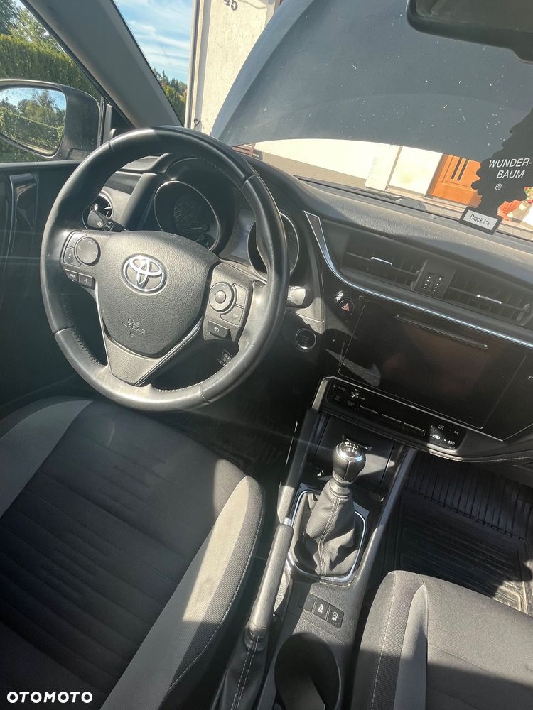 Toyota Auris 1.6 D-4D Comfort - 4
