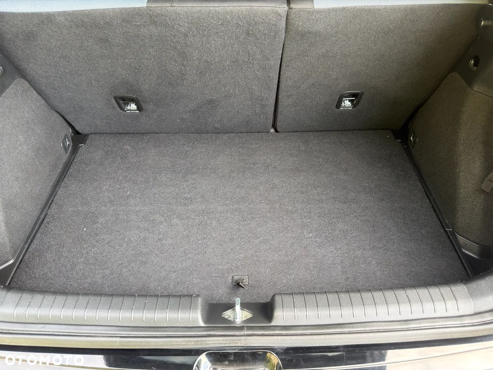 Hyundai i20 1.2 YES Gold - 12