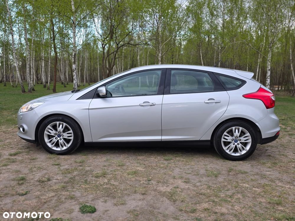 Ford Focus 1.6 TDCi DPF Champions Edition - 6