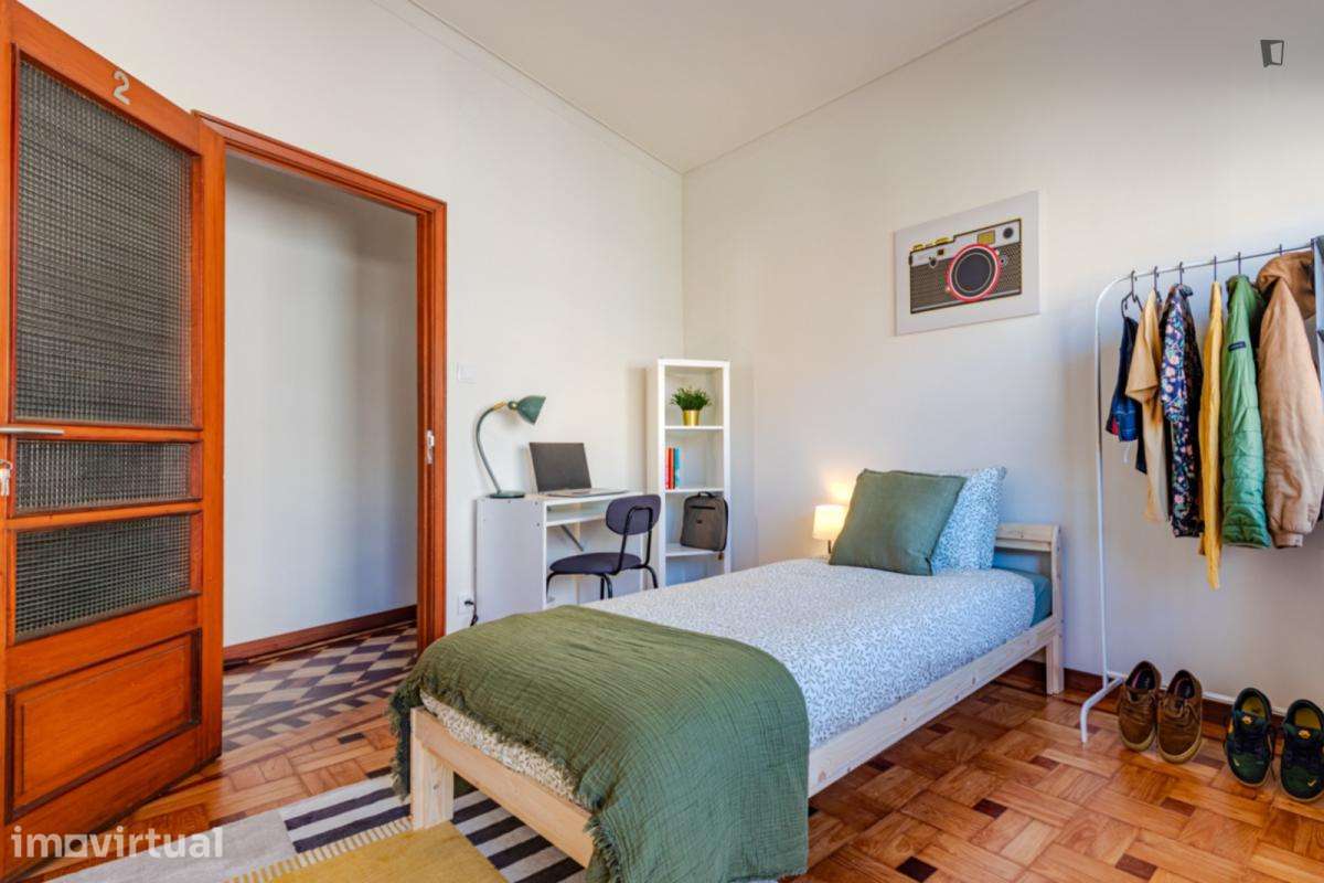 Quarto - localizado em Santo Ildefonso Porto - Grande imagem: 5/31