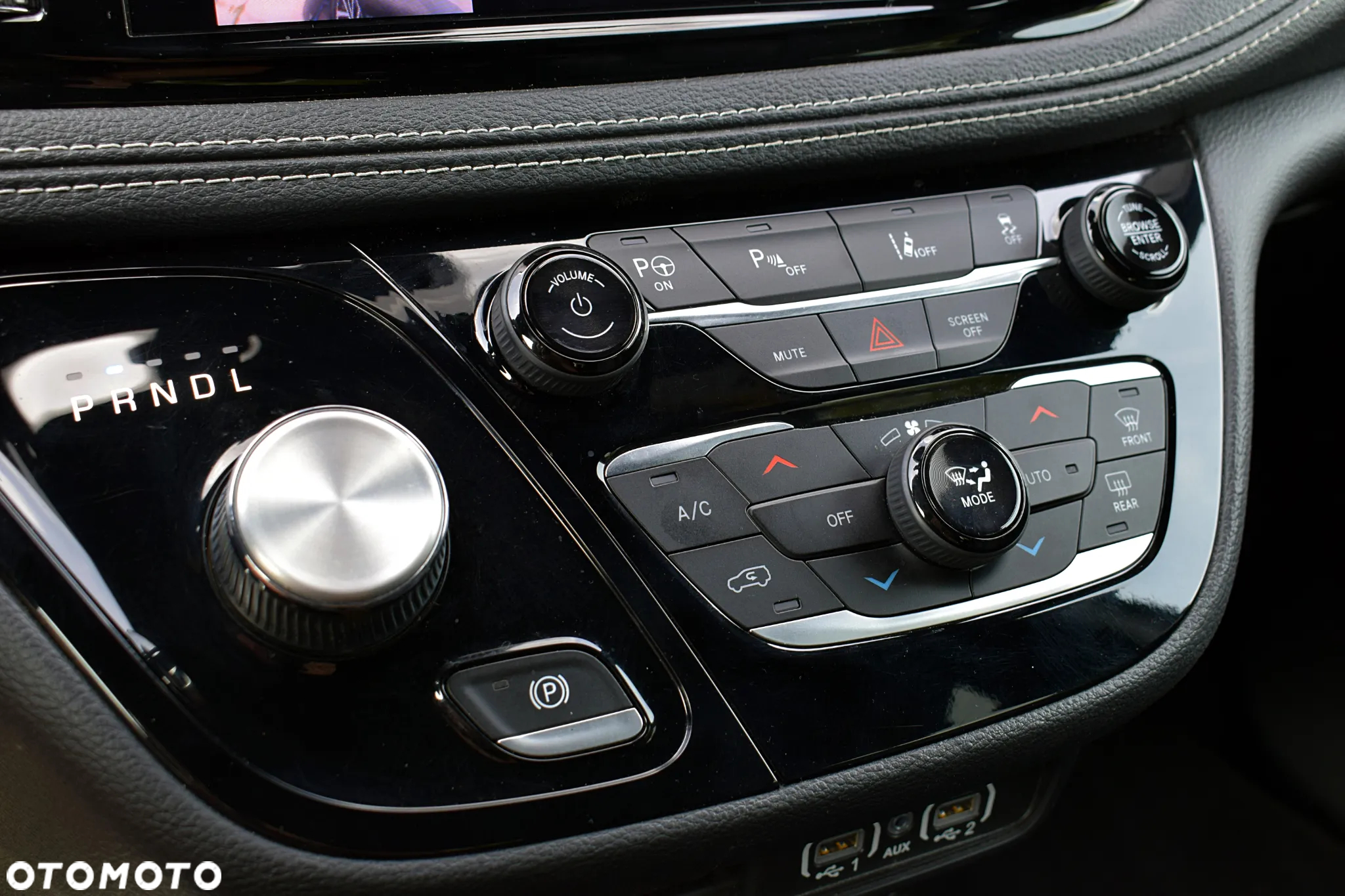 Chrysler Pacifica - 17
