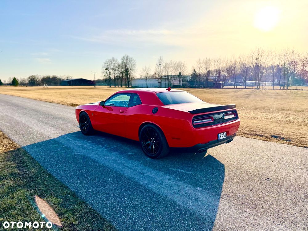 Dodge Challenger - 7