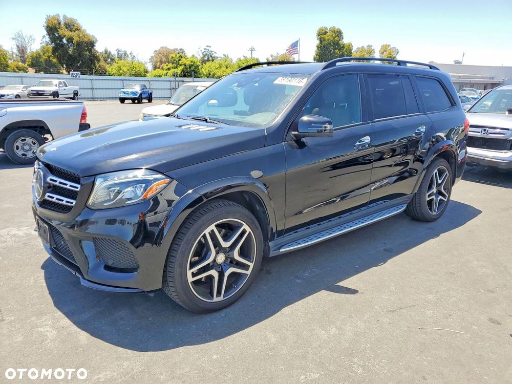 Mercedes-Benz GLS - 1