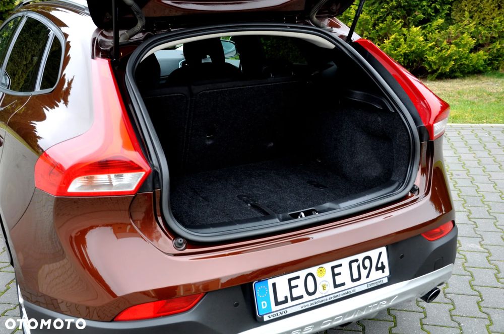 Volvo V40 Cross Country T3 Momentum - 19